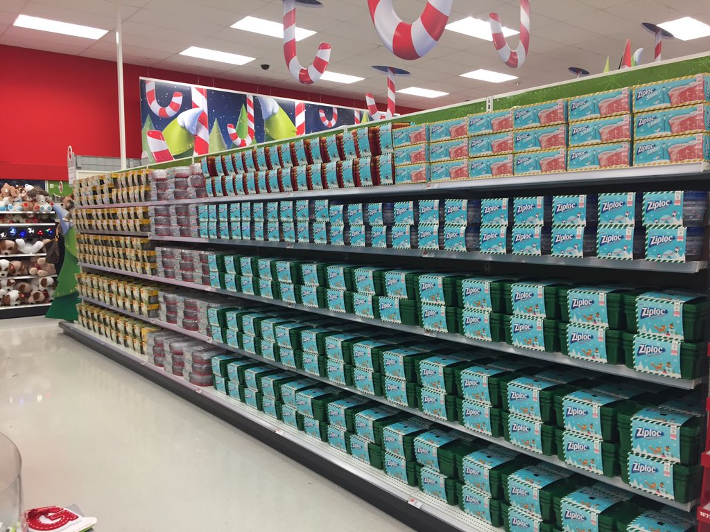 mdtucker131's tweet photo. Want something to bring home Grandma's amazing cookies? @TWilmingtonMA has you covered. @tomtarlea @achiarelli221 https://t.co/CsGFLpgCmI