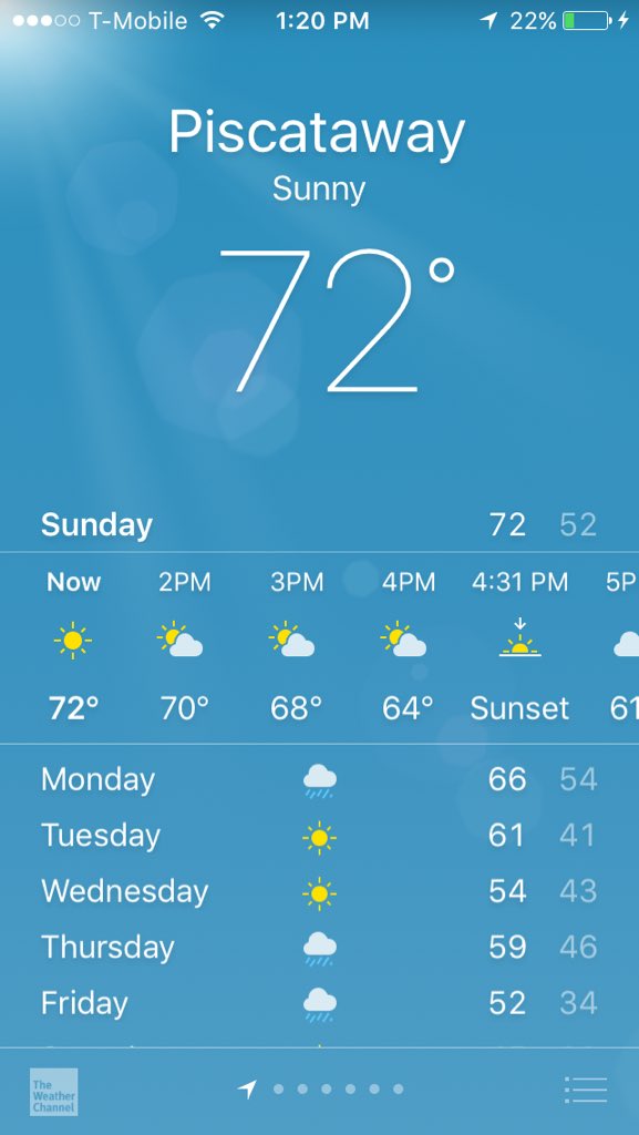 Sylwheee's tweet photo. Wtf it's December right??? https://t.co/Fu9NKCdvRj