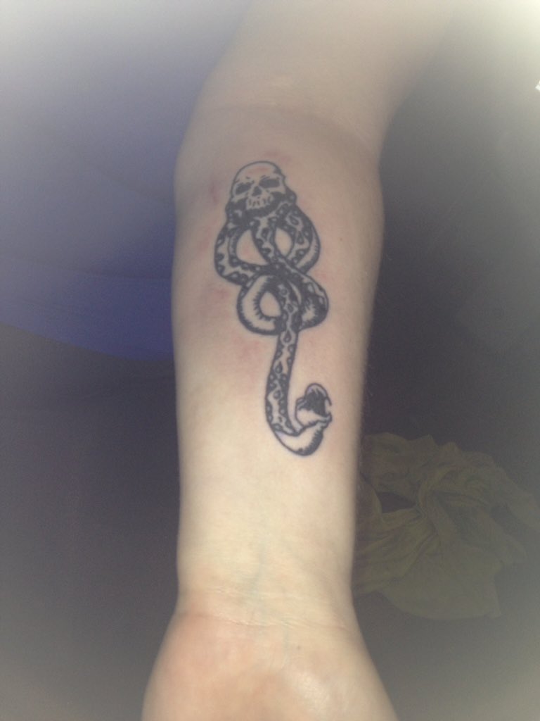 eSkyie's tweet photo. My death eater tattoo 😍❤️ https://t.co/sfTBdctZAl