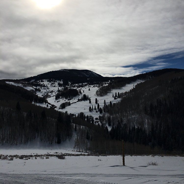 cosnow's tweet photo. Another beautiful day at @beavercreek https://t.co/BkJ1TYSTUi https://t.co/xF3RONKmTo