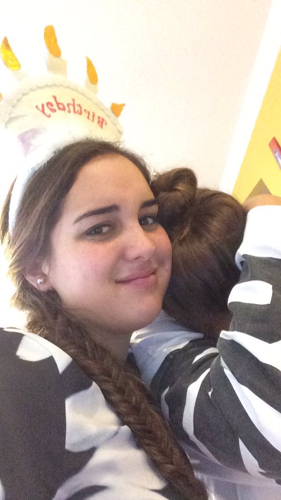 tiffany_fer's tweet photo. happy birthday to my big sister @CoriBriceno !! so blessed to have ya, love youβ£ #dab #nopicstogether https://t.co/F8cm7WYegG