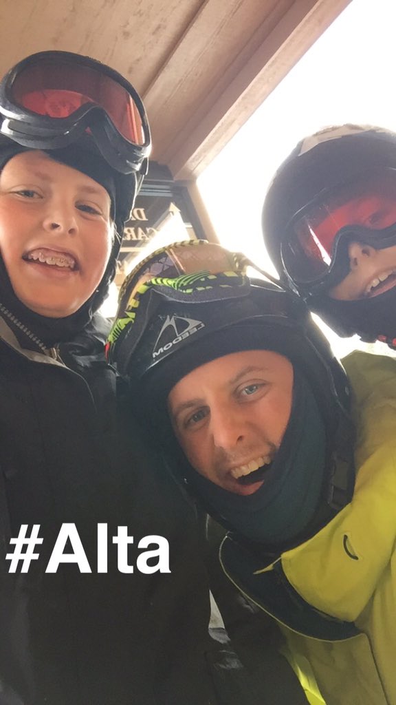 AirCalvin81's tweet photo. Skiing with the fam up at #Alta https://t.co/onbZMNgmAB