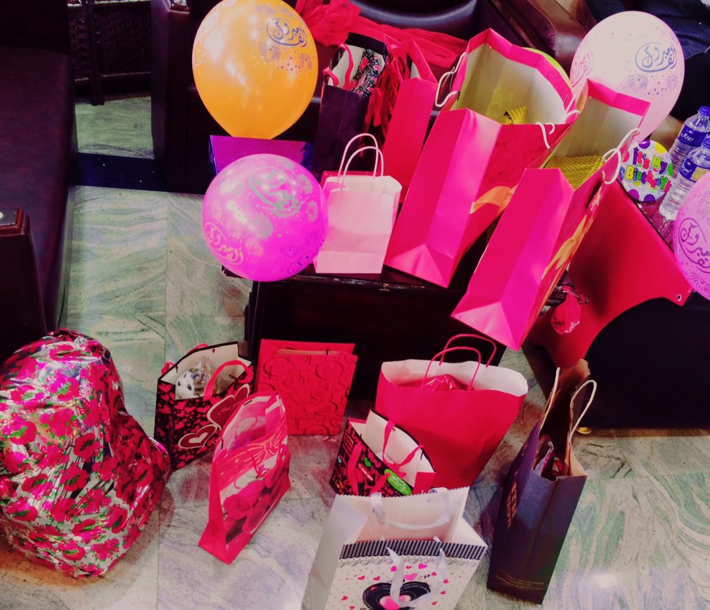 Han_oosha_'s tweet photo. My birthday 🙈😍 https://t.co/0uHyht7sA5