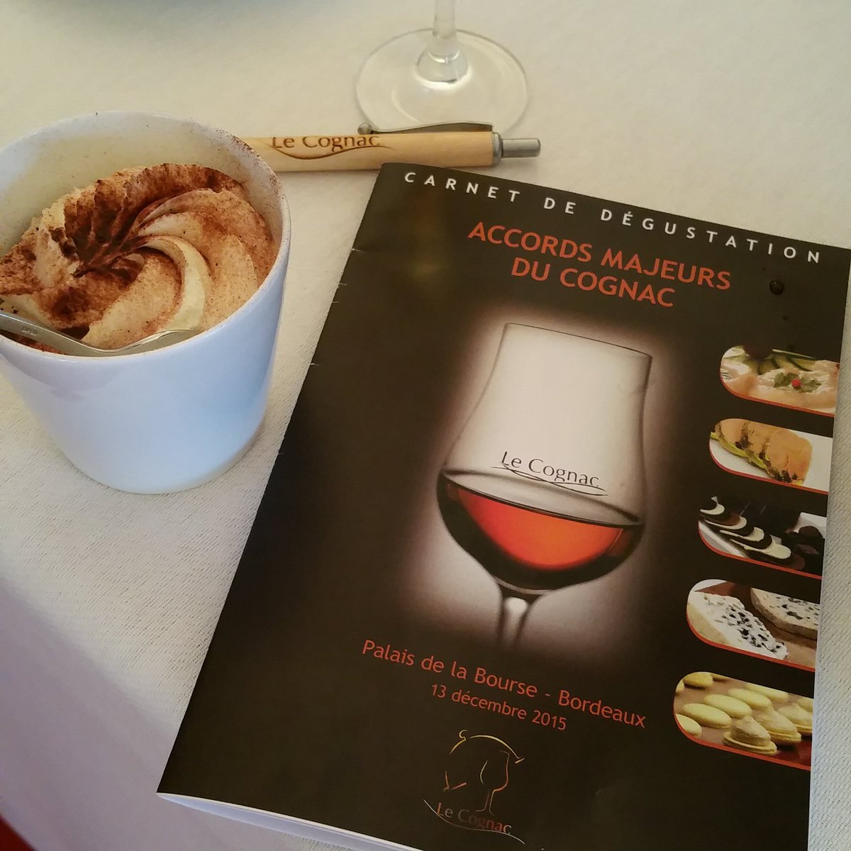 amelienollet's tweet photo. Les accords majeurs du @Cognac_fr : une balade gourmande au pays des saveurs #gastronomie #richesse #waouh #ICS2014 https://t.co/v26Q1oARmx