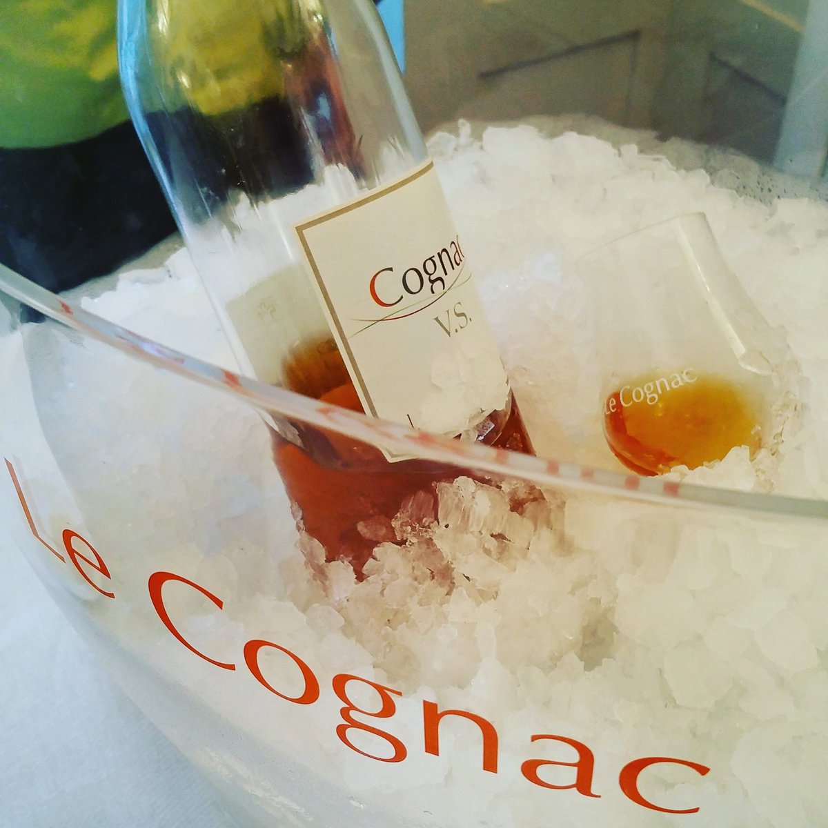 amelienollet's tweet photo. Les accords majeurs du @Cognac_fr : une balade gourmande au pays des saveurs #gastronomie #richesse #waouh #ICS2014 https://t.co/v26Q1oARmx
