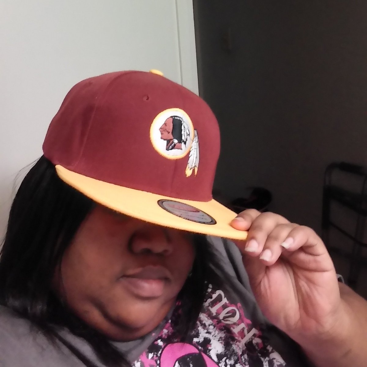 sharnette28's tweet photo. HTTR4LIFE #REDSKINGIRL https://t.co/DJjhifnSmy