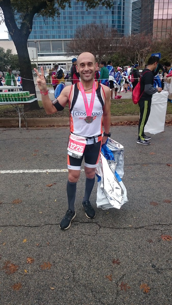 angelvidalboldu's tweet photo. Happy Finisher in a rainy day a hilly @DallasMarathon 2:53:41h (4:04min/km) @ClosPonsThaiRun @TeamFit2Train @TRI440 https://t.co/lzueZkmDHY