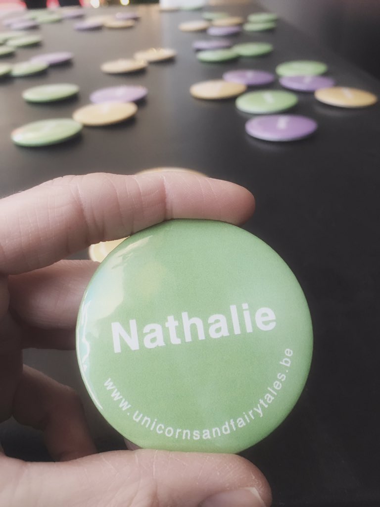 NathalieKE7's tweet photo. Joepie, een eigen button.. Voelt toch speciaal! #mamablog #boostyourpositivity #activia #danone #kidsfashionblog https://t.co/Cz50ocvunT