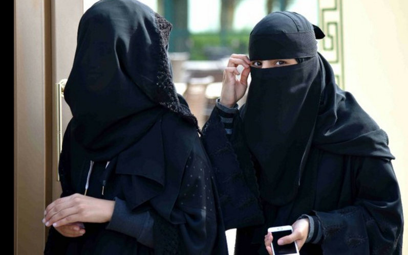 EditoraJalisco's tweet photo. Por primera vez, mujeres ganan en elecciones en Arabia Saudita
https://t.co/u9wIvwBR5w https://t.co/H7Im7nxDMI