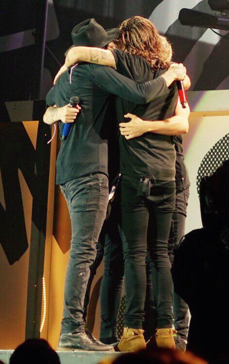 whornystyles's tweet photo. ILL NEVER FORGET EVERYTHING YOUVE DONE TO US #ThisIsNotTheLastOfOneDirection https://t.co/HyPdxg6HEr