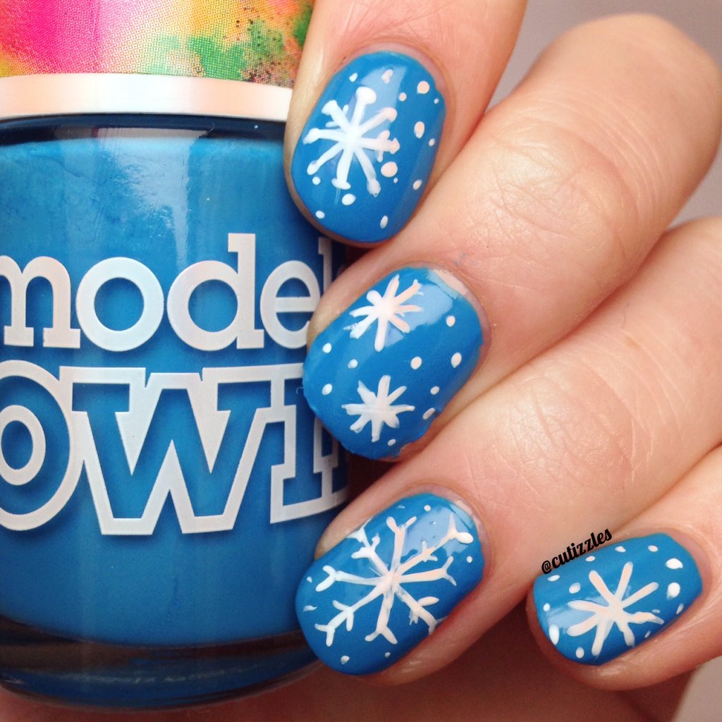 cutizzles's tweet photo. Snowflake design using @modelsown "Blue Skies" and acrylic paint ❄️ https://t.co/7PGYz1Cgre
