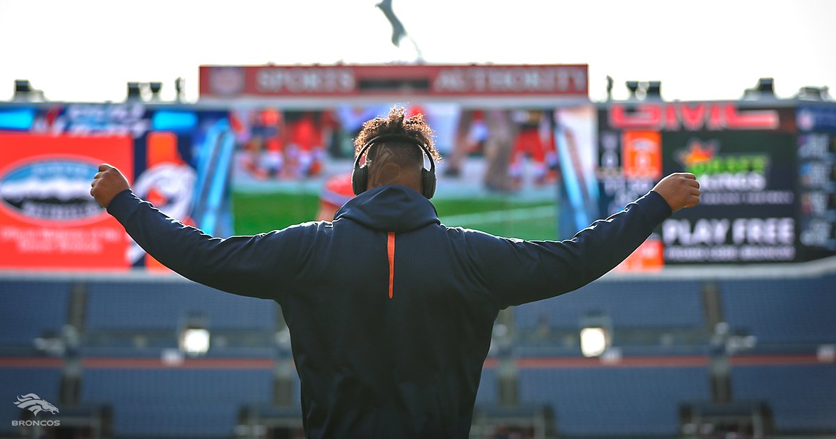 Broncos's tweet photo. The pregame scene at @SportsAuthField.

PHOTOS https://t.co/ujrRJqXDmy

#OAKvsDEN https://t.co/fB80sg9w5Z