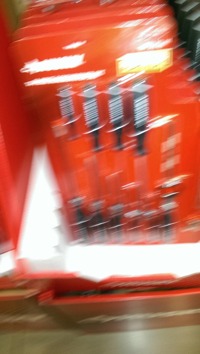 whatKFthinks's tweet image. me: dad what do u want for christmas

dad: