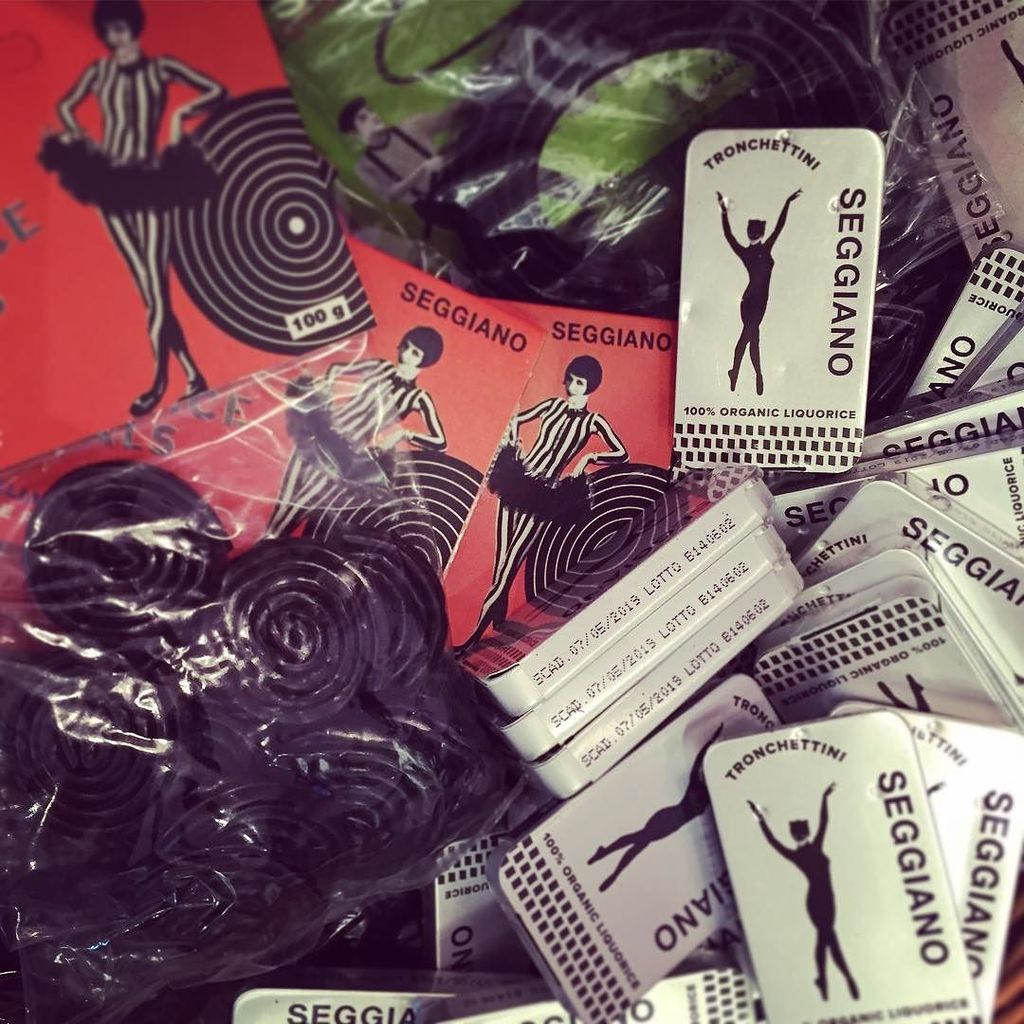 SeggianoFoods's tweet photo. For liquorice lovers #Seggiano #organic #Calabrian #liquorice is the perfect #stockingfill… https://t.co/1y46507dM9 https://t.co/FlXWn5zgEq