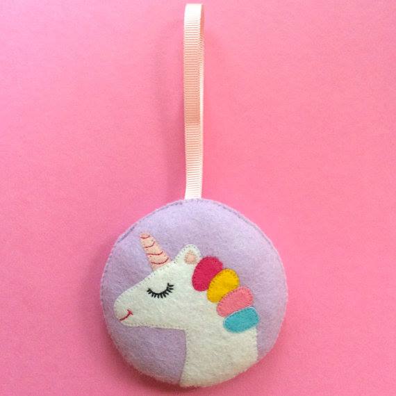 Clairey_Dreamer's tweet photo. These Unicorns are proving to be very popular this year
Everyone loves a bit of magic #handmadehour https://t.co/giO06nbgGQ
