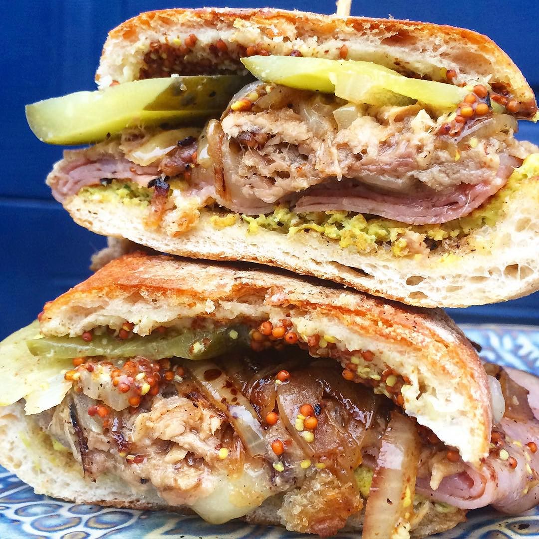 Pan_Comido's tweet image. Desde el IG de @fidelgastros bit.ly/1lYXkSk Pork cubano and eggs on special today @BarLisaMarie #2left #so…