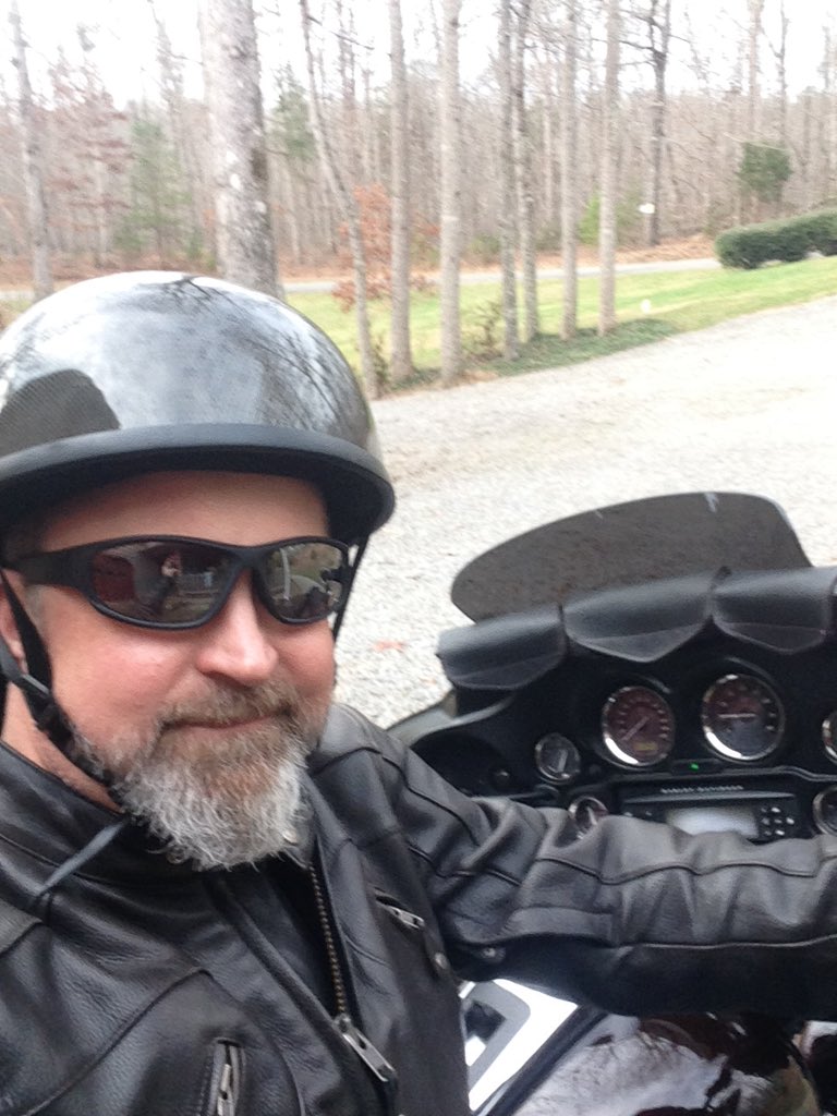 ShawnPuckett's tweet photo. Dec 13, 2015 & way to nice out outside not to go for a ride. #beardinthewind https://t.co/RBkh5lPEmS
