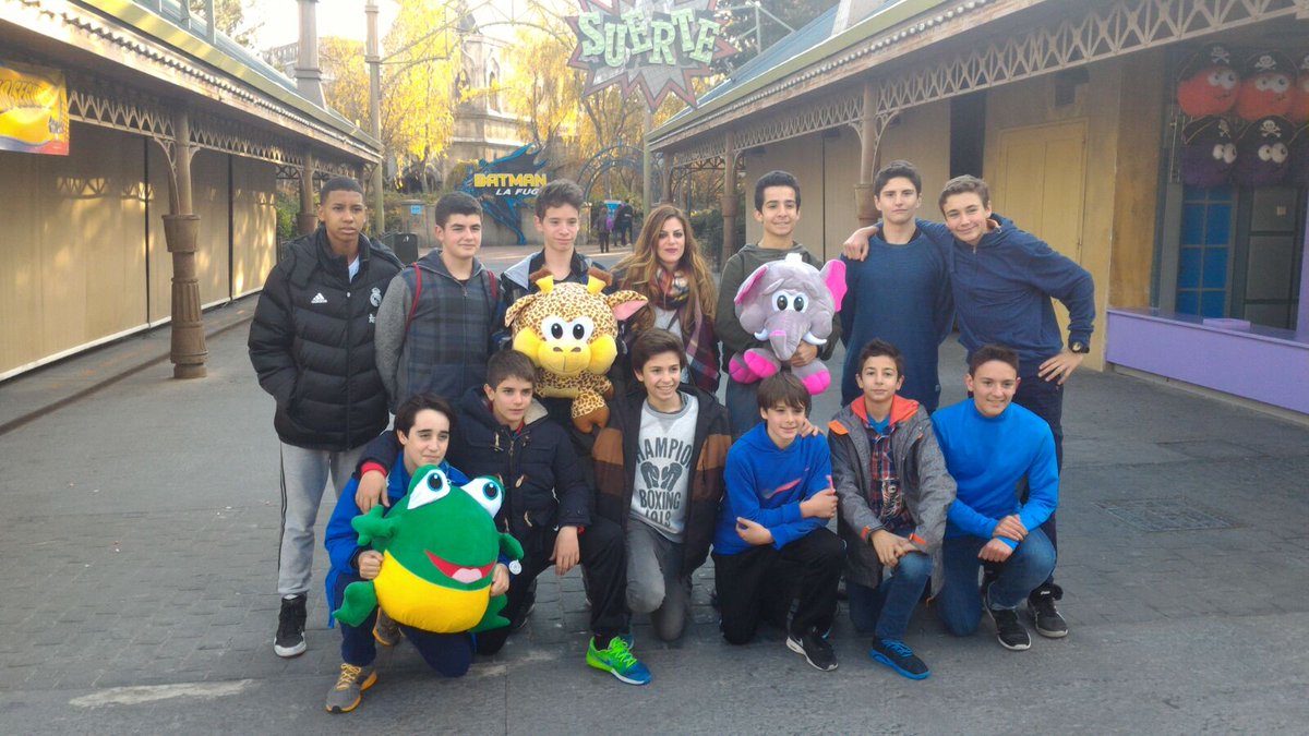 eduardoplatas02's tweet photo. Gran día en @ParqueWarner , y perfecto finde junto a la victoria contra Alcobendas @DistritOlimpico @benarrochjaime https://t.co/cGFAG7Pl6t