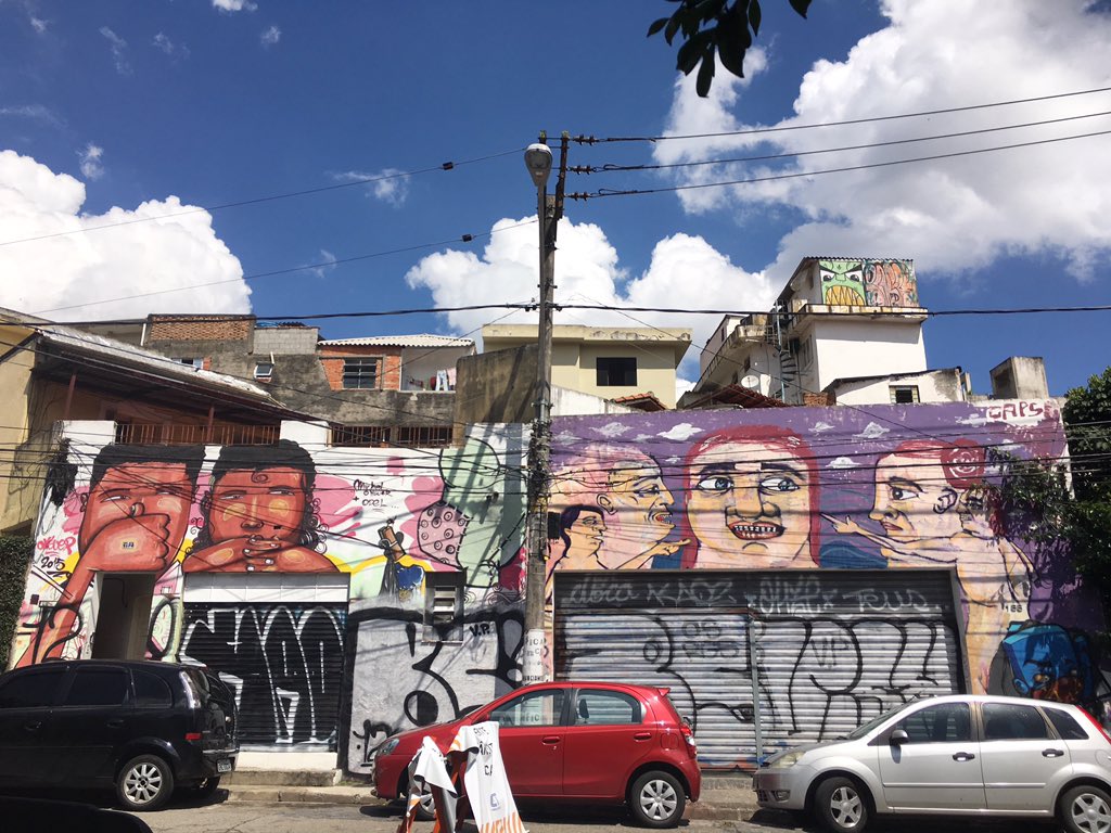 marourivero's tweet photo. Ultimo dia > almuerzo en #dalvaedito y recorrida grafitera por #becodobatman #felizdomingo en Sao Pablo https://t.co/Rbhq6sQgMD