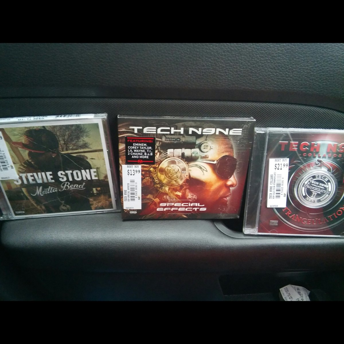 NUGGYnugggz's tweet photo. #FINALLY #strangeulation2 #strangemusic THANK YOU @BestBuy for having them in!! 😍😍😍😍 https://t.co/lc2Vh3mWTc