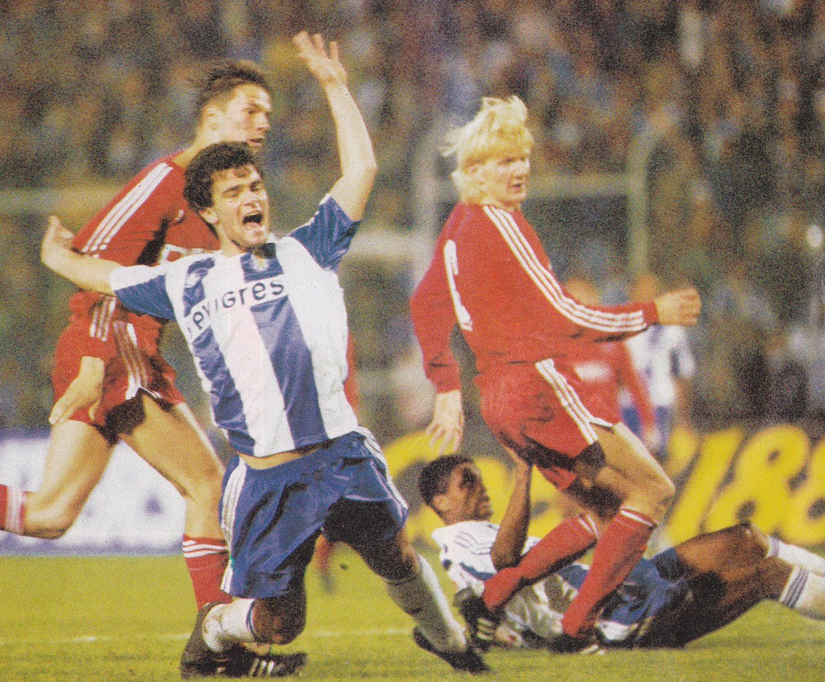 1990-91 : C1 <a href="/FCPorto/">FC Porto</a> vs <a href="/FCBayern/">FC Bayern München</a> 0-2 © Nicolas Luttiau @francefootball <a href="/AntiqueFootball/">The Antique Football</a> <a href="/footballmemorys/">Football Memories</a>