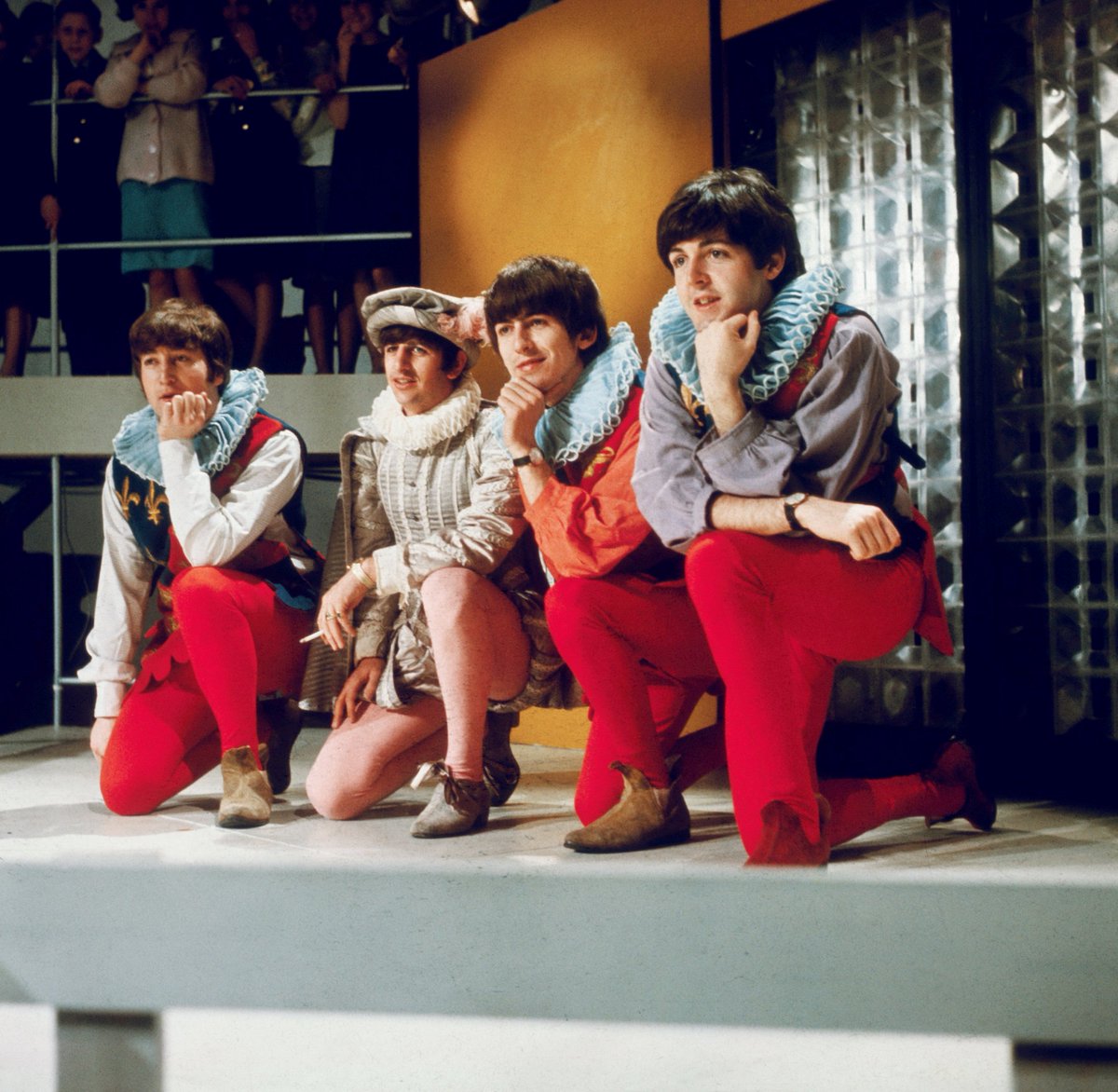 HistoryInPics's tweet photo. The Beatles celebrate Shakespeare’s 400th birthday, April, 1964. https://t.co/xAvcpDaKKB
