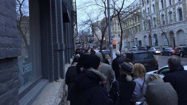 ctvwinnipeg's tweet photo. Hundreds line up for early tickets to RAW:almond winter pop-up restaurant https://t.co/5p6ynhSX0L #ctvwpg https://t.co/ScTdISyIko