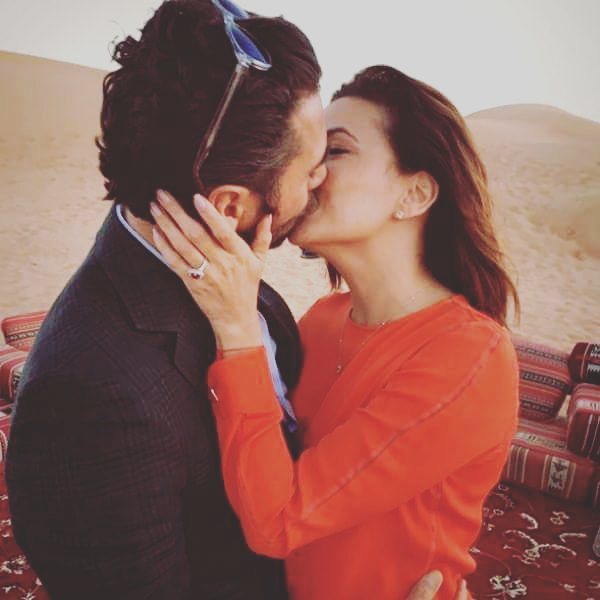 InstaIbiza's tweet image. #evalongoria se acaba de #prometer! !! Eva Longoria is #engaged !! #desertproposal #compro… ift.tt/1NOlDgG