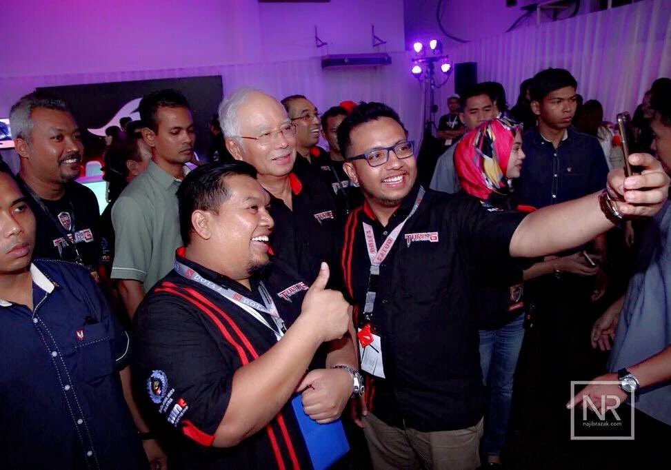 hafiztuneads's tweet photo. Thank you @NajibRazak for supporting the event. #MalaysiaCybergames #MyTaring @Armand_PJU @ammir50 https://t.co/dwlrfDUjW0
