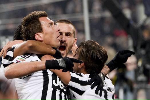 AleNava_3's tweet photo. La faccia impavida di Mandzukic incarna perfettamente il DNA Juve: crederci sempre, mollare MAI. @juventibus https://t.co/bFTNmpDNrI