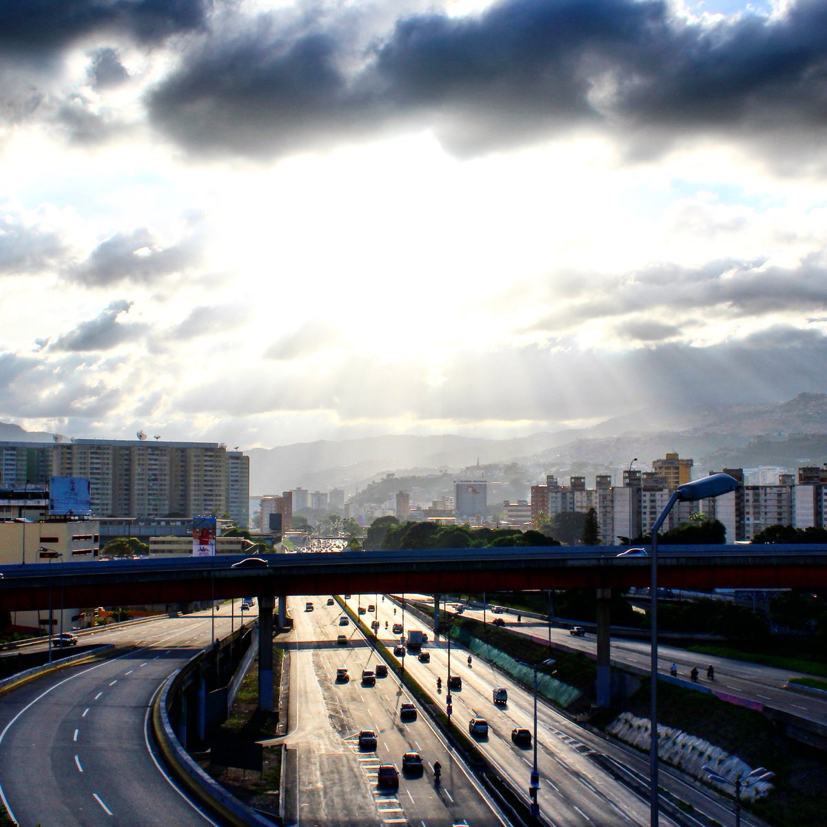 FocalArt_'s tweet photo. #ccs #canon #streetphotovenezuela #streetphotography #streetart #local #venezuela #focalart #day #street #photo https://t.co/GbkJnKiuGg
