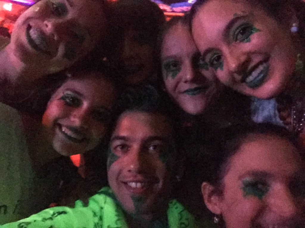 escalantebre's tweet photo. El verde tiene aguante 💚💚💚💚 #MazzaFansInColors https://t.co/76zA05b9Tu