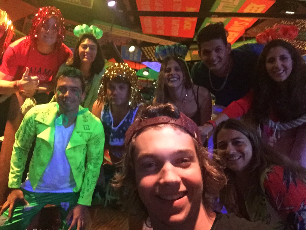 mazzafansdisney's tweet photo. #mazzafansincolors https://t.co/gKHHlf2JYU