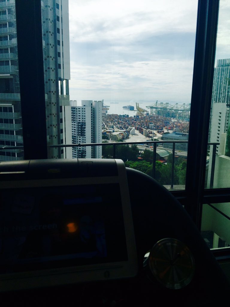 candymacalua's tweet photo. Port view 🛳🛥⛴⚓️ Back to the gym 💪🏻 #healthywifestyle  #health #wellness #proheart 💕 https://t.co/2YtZecgQnQ