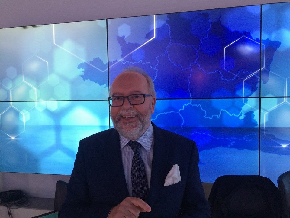 LePerif's tweet photo. A CHAUD – “Je suis satisfait que la gauche soit écrasée”, Wallerand de Saint-Just https://t.co/jUd1ulzgxp https://t.co/llnrddNnYT