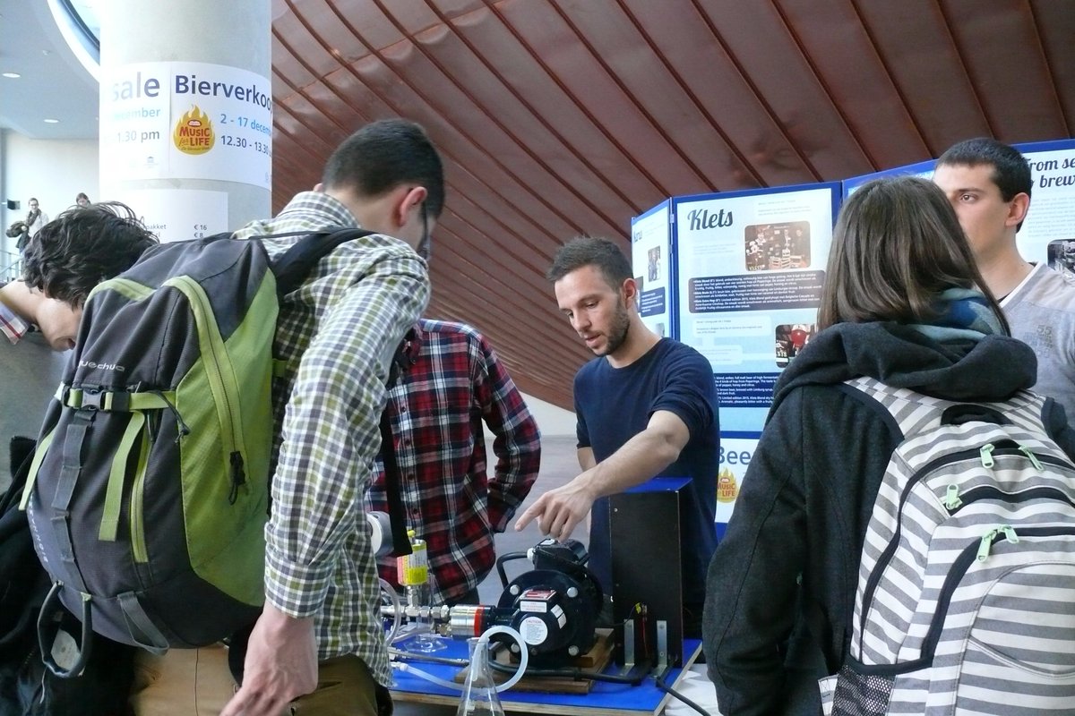 MermaidITN's tweet photo. @FbwUGent Mermaid fellows showing their science to people!
https://t.co/NKYniJDA6E
https://t.co/UZpLBpXkSE https://t.co/nzkEaVI8PI