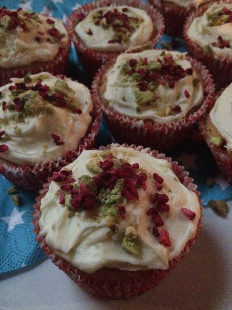 3GingerNuts's tweet photo. Lemon surprise cupcakes #FestiveAfternoonTea https://t.co/FI1xHz1uqb
