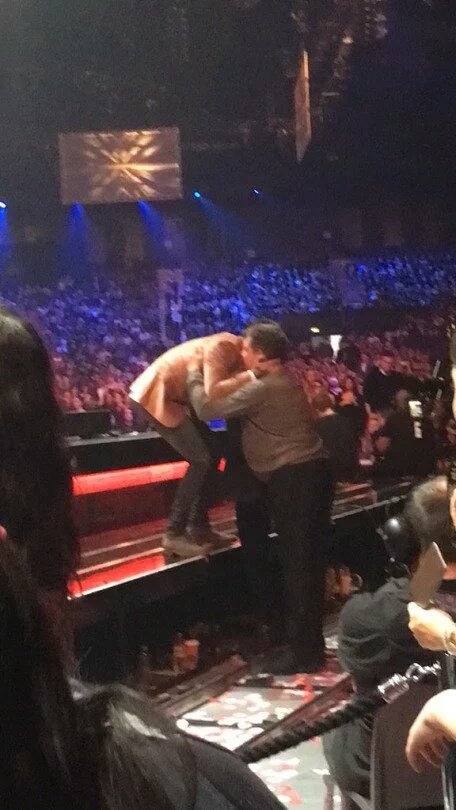 wantopjm's tweet photo. geoff va a poder disfrutar de su hijo y liam va poder disfrutar de su padre
#ThisIsNotTheEndOfOneDirection https://t.co/wOquhb3PvP