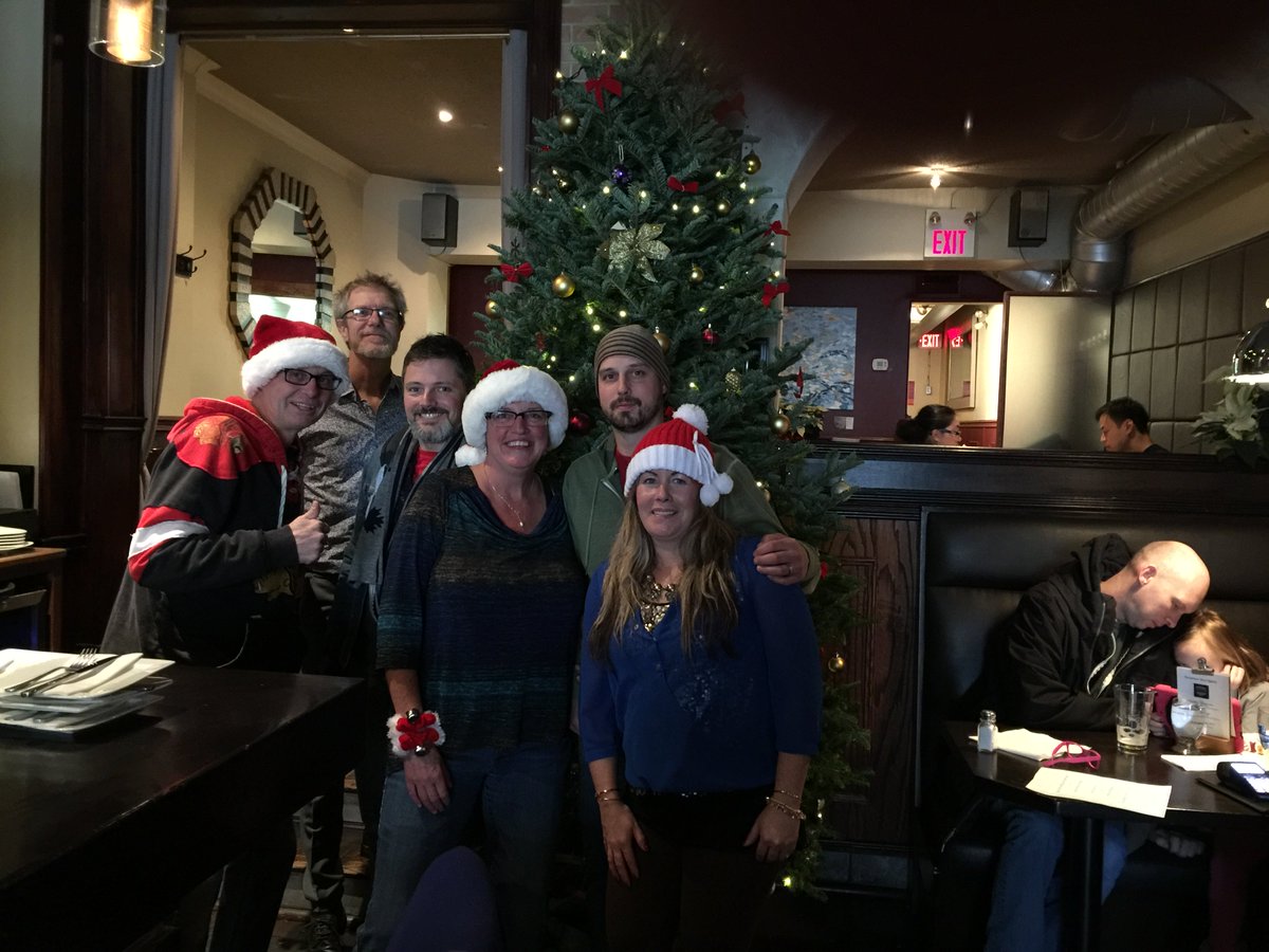 MarkPress5's tweet photo. thanks to @MorgansontheDan for starting off our #7thannual12barsofchristmas #danforthpubcrawl on the right foot! https://t.co/mmcecMLGLt