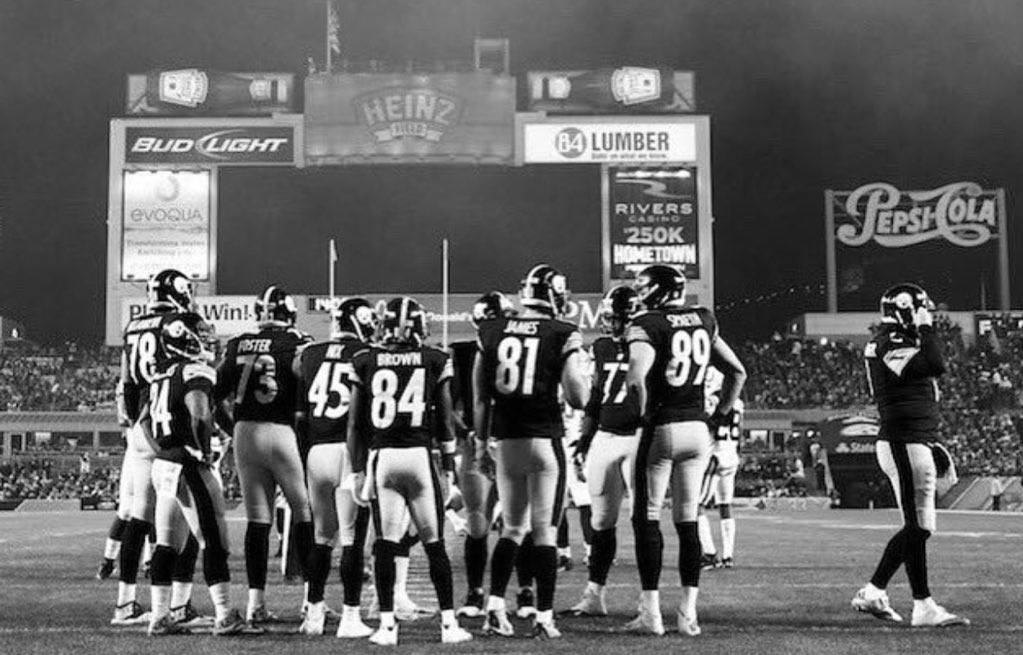 DeAngeloRB's tweet photo. 1-0 this week now time to prepare for next week at home!!! #CurtainCall #sixburgh #stairwayto7 https://t.co/NCAZvk2ndm