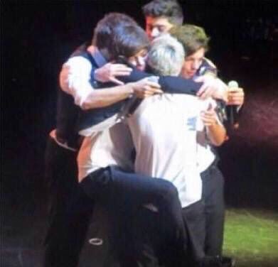fromOTRAbmore's tweet photo. the end of each era #ThankYouOneDirection #ThisIsNotTheEndOfOneDirection we're so fucking proud of you boys https://t.co/S8KcnGG2Vj