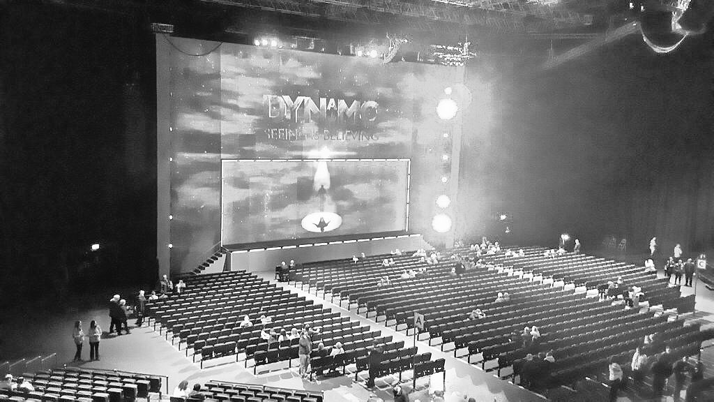 UtilitaArenaBHM's tweet photo. Thank you for the memories, the moments + the sheer amazement @Dynamomagician! Birmingham will miss you. #DynamoBham https://t.co/QpOlFkLpol