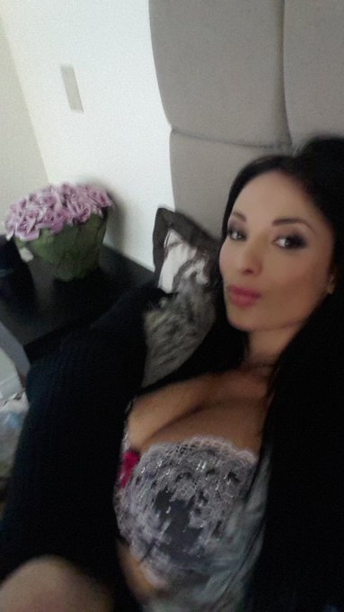 On set for @naughtyamerica in Las Vegas ? https://t.co/X4BqdADx0S
