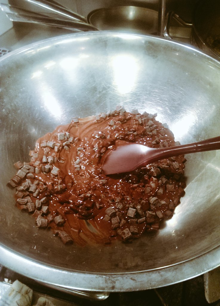 Nonnasbath's tweet photo. Tempering chocolate,,, great results,, great taste @VisitBath https://t.co/ia1eF8Z1Fl