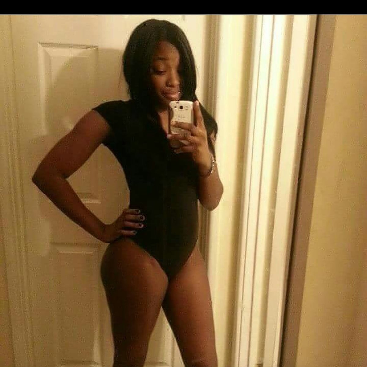 Mzicyrudegurl's tweet photo. #BGC16 #PICKMEBGC #CHICAGO #BADGIRLBADDIE #RUDEWORLD #QUEEN_ICY #BLESSED #UNDERDOG #RETWEET #LIKE #ILLINOIS #SHARE https://t.co/BhNs7A1H9L