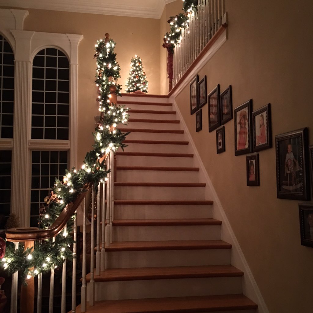 247razz's tweet photo. My sisters place all decorated up including her 14 foot tall Christmas tree https://t.co/ldeDpKls9Z