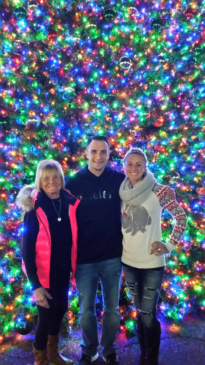 andreawpeck's tweet image. Holiday fun with the fam @ #kennywood #nojacketneeded #momlovesit