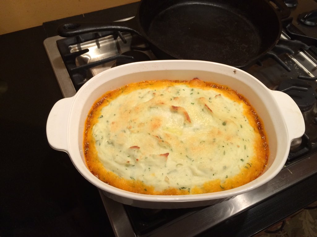 MSTRmachinist's tweet photo. #time to eat#julia and dad are starving#hope it tastes as good as it looks #shepard pie https://t.co/CLQQIBDlHY