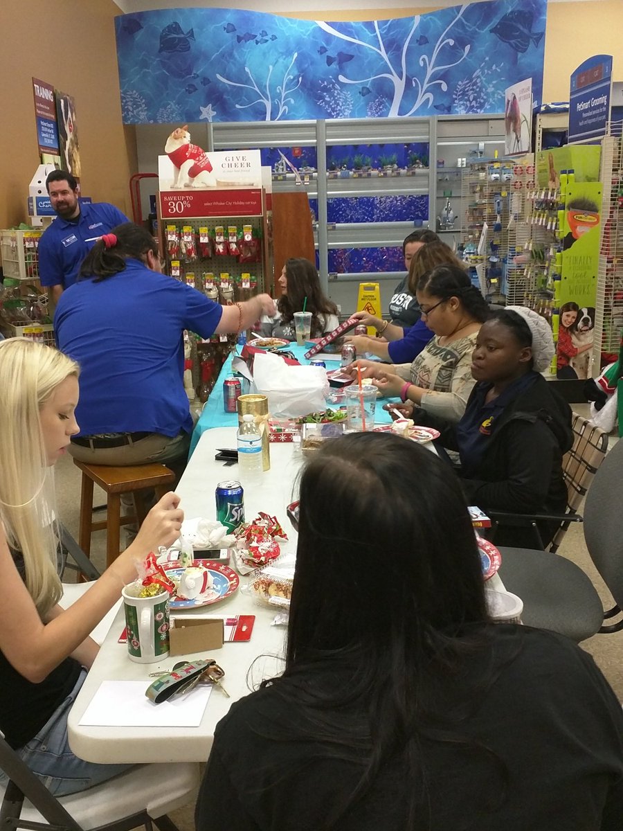 PetSmart tweet media