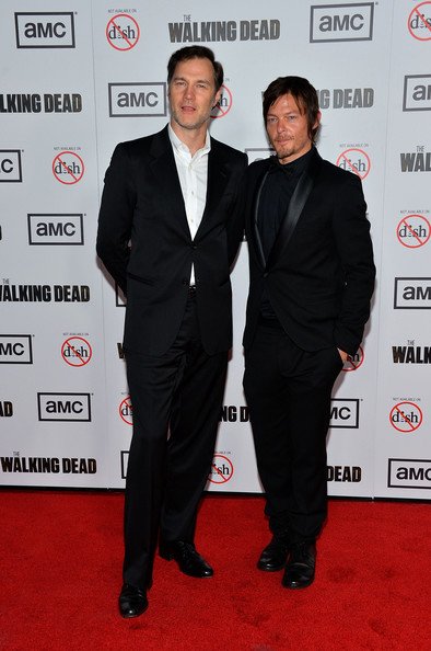 SilvanaMon's tweet photo. Special Sunday: TWDFAMILY 👣💀 #NormanReedus &amp; #DavidMorrisey Premiere #TWDSeason3 https://t.co/Iut7C3z82E